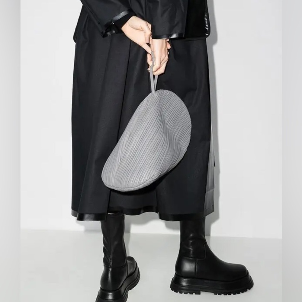 RARE NEOUS Grey Pluto Leather Clutch Bag